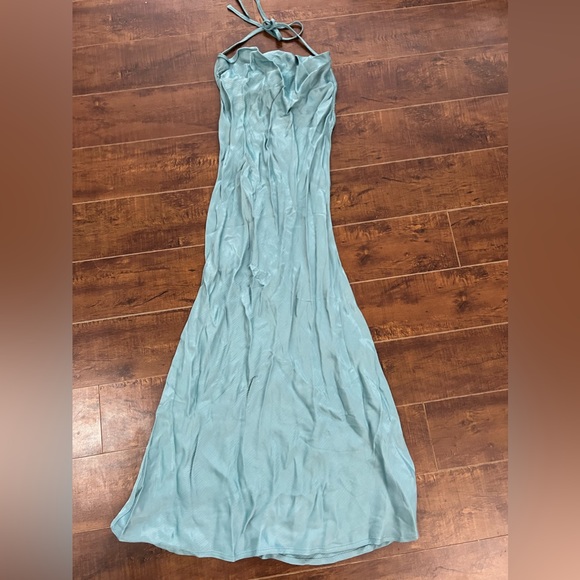 Forever 21 Halter Dress - Picture 5 of 7